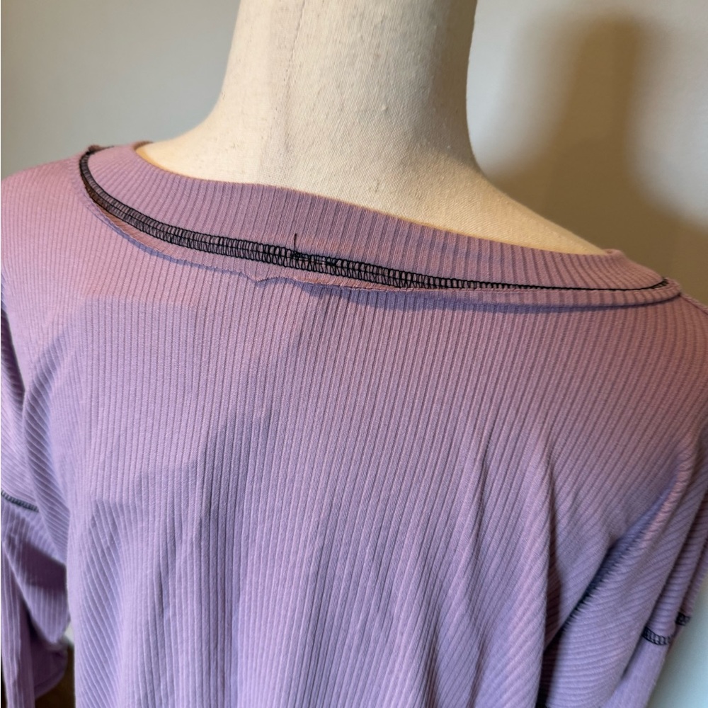 P & Rose Ribbed V-Neck
Top - Picture 7 of 7